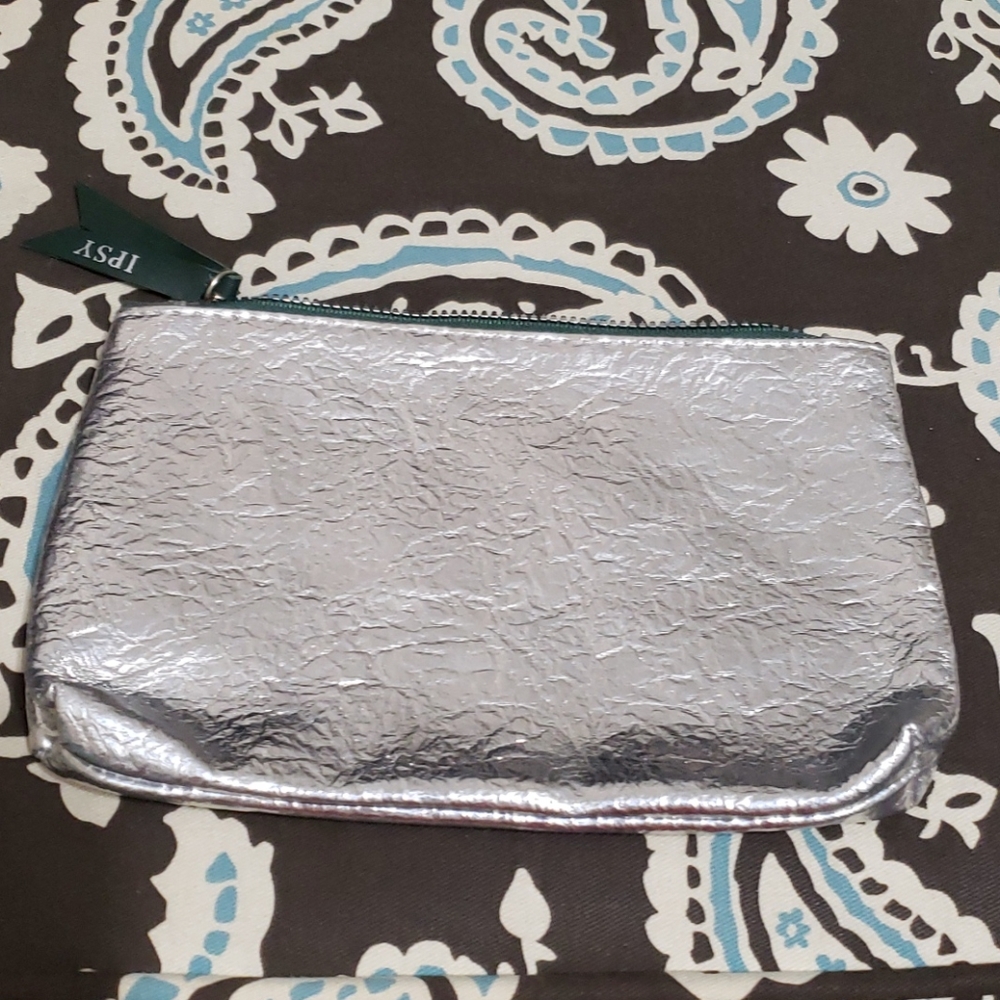 Makeup bag